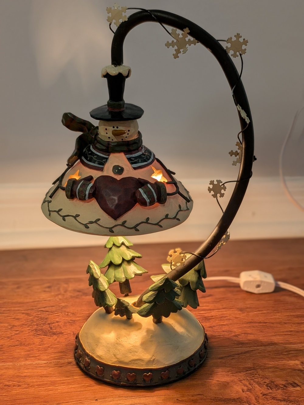 Crazy Mountain Snowman Holing A Red Heart Table Lamp